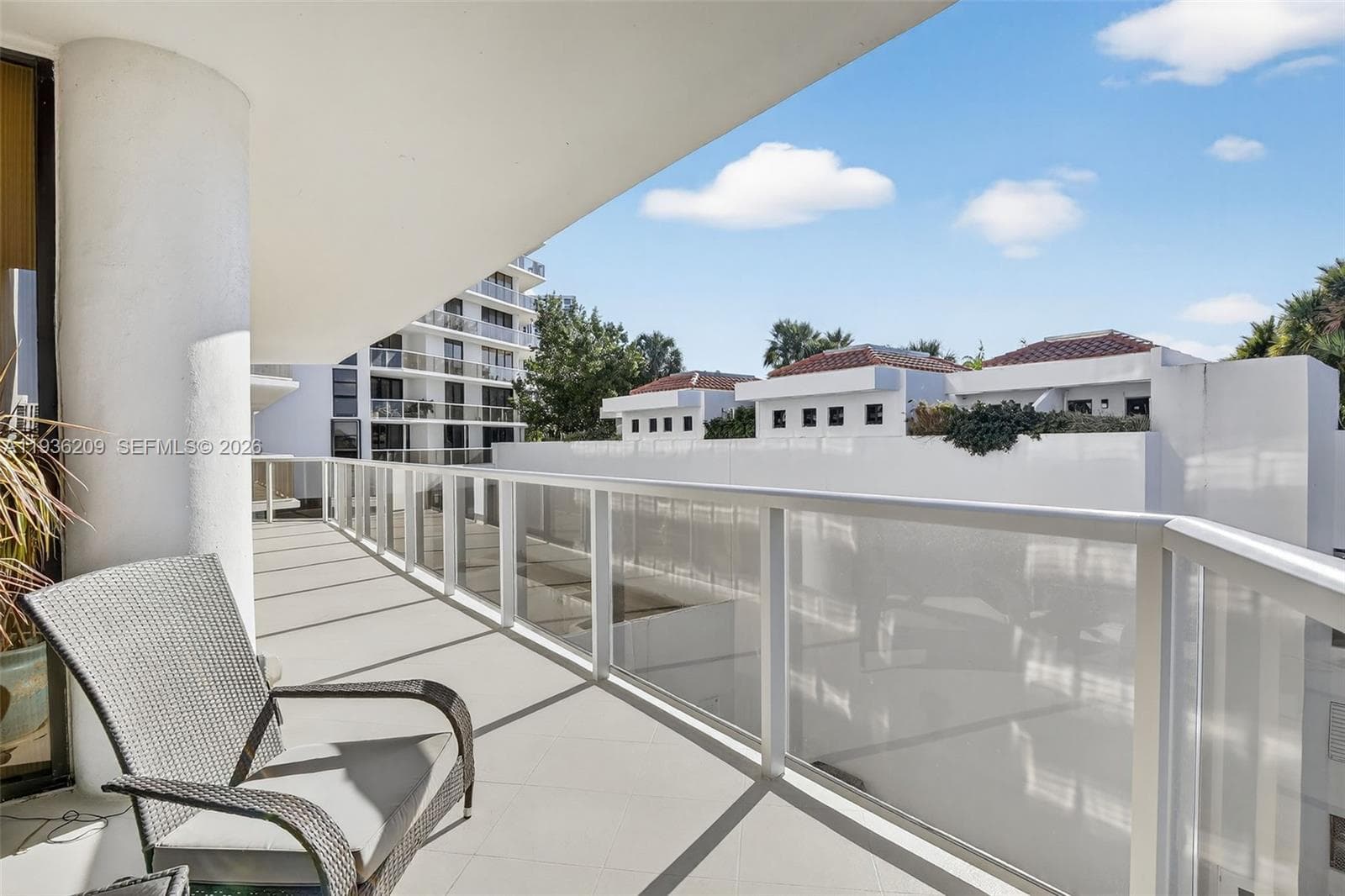 20281 E Country Club Dr # 201, Aventura FL 33180 — 2