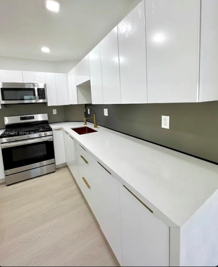 300 Bayview Dr # 1201, Sunny Isles Beach FL 33160 — 10