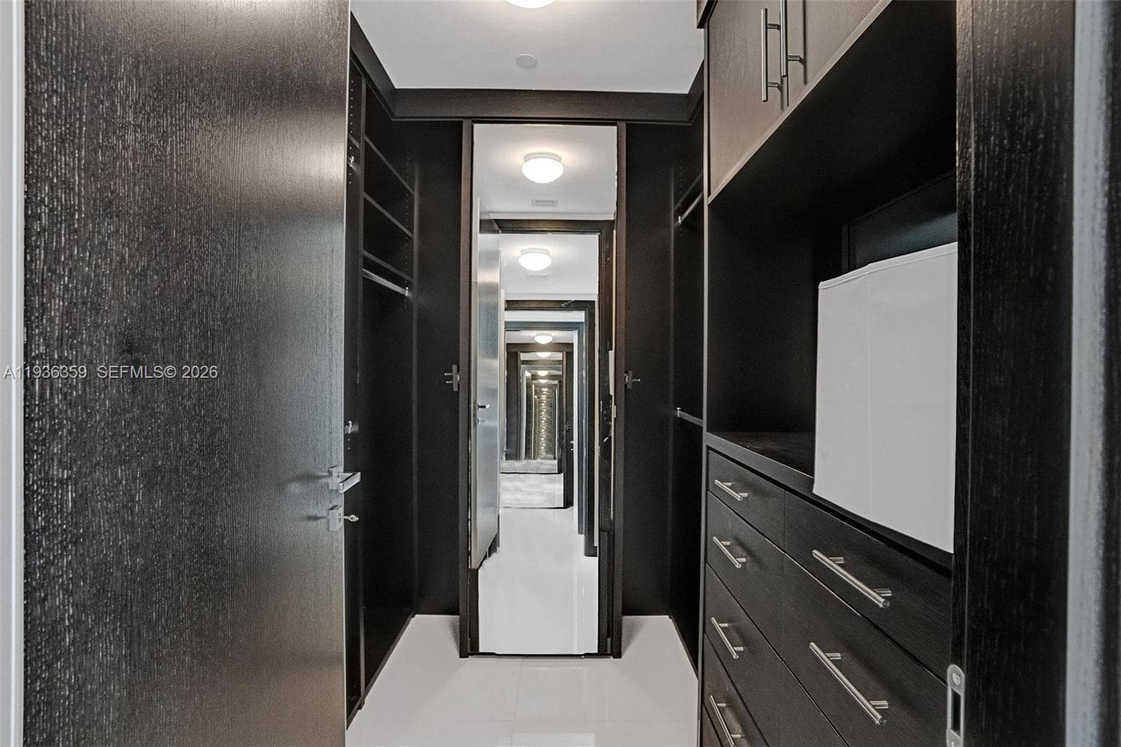 15811 Collins Ave # 2201, Sunny Isles Beach FL 33160 — 22