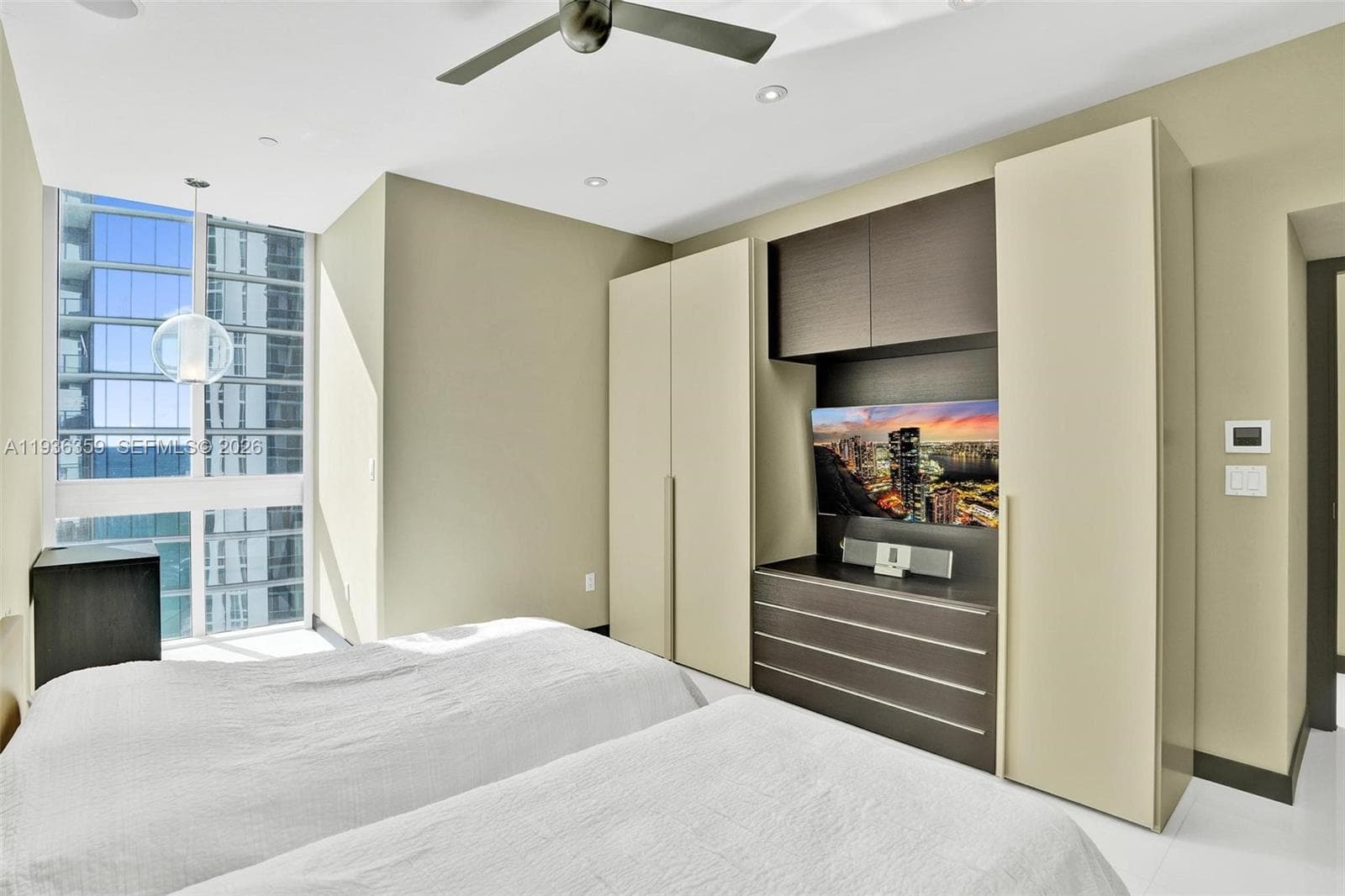 15811 Collins Ave # 2201, Sunny Isles Beach FL 33160 — 32