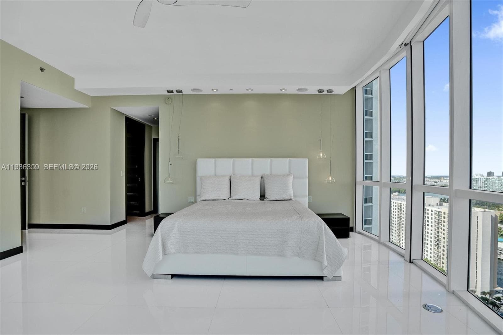 15811 Collins Ave # 2201, Sunny Isles Beach FL 33160 — 30