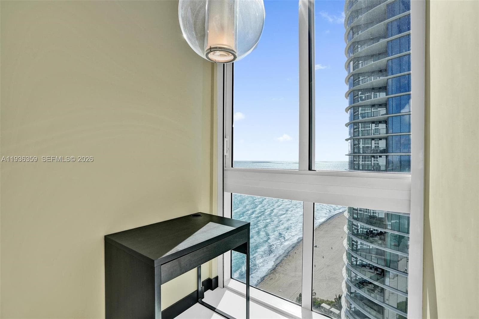15811 Collins Ave # 2201, Sunny Isles Beach FL 33160 — 33