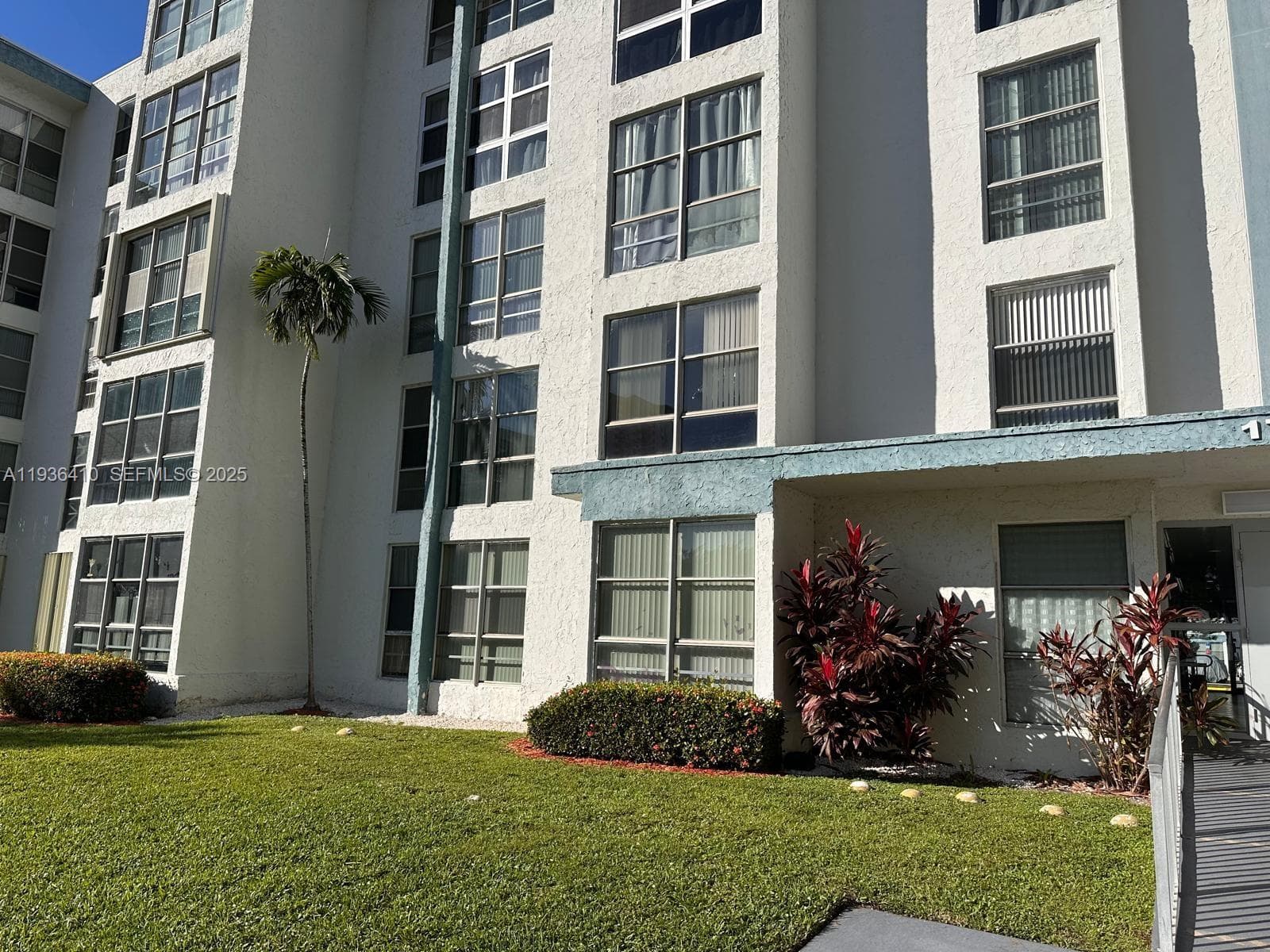 17560 Atlantic Blvd # 109, Sunny Isles Beach FL 33160 — 2