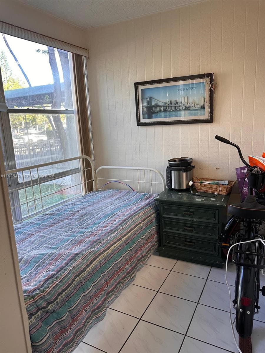 17560 Atlantic Blvd # 109, Sunny Isles Beach FL 33160 — 39