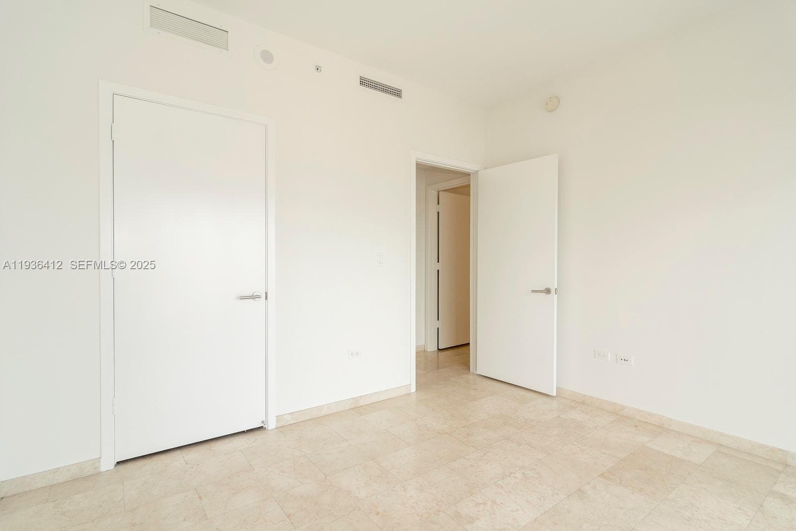 68 SE 6th St # 2010, Miami FL 33131 — 27