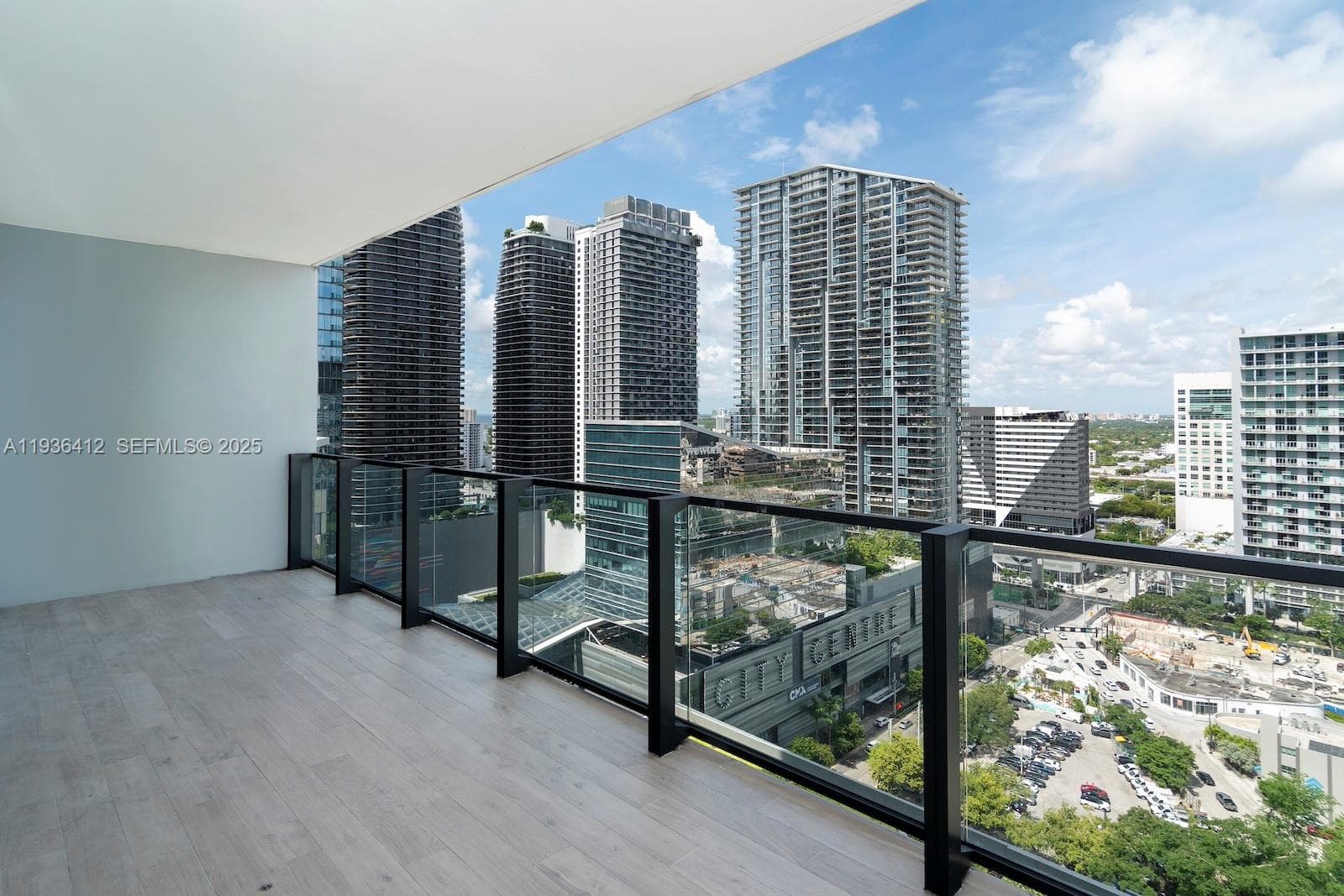 68 SE 6th St # 2010, Miami FL 33131 — 2