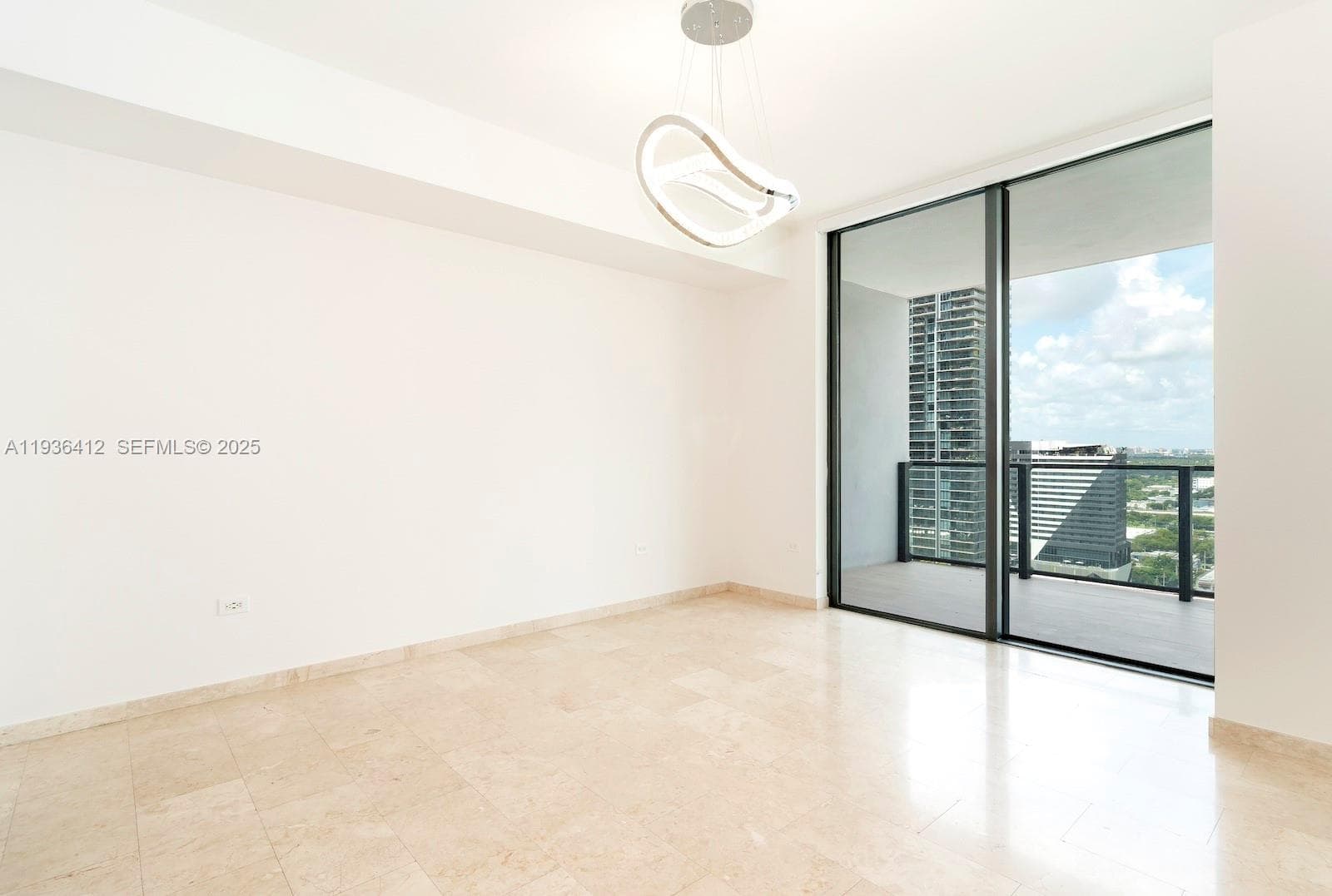 68 SE 6th St # 2010, Miami FL 33131 — 17