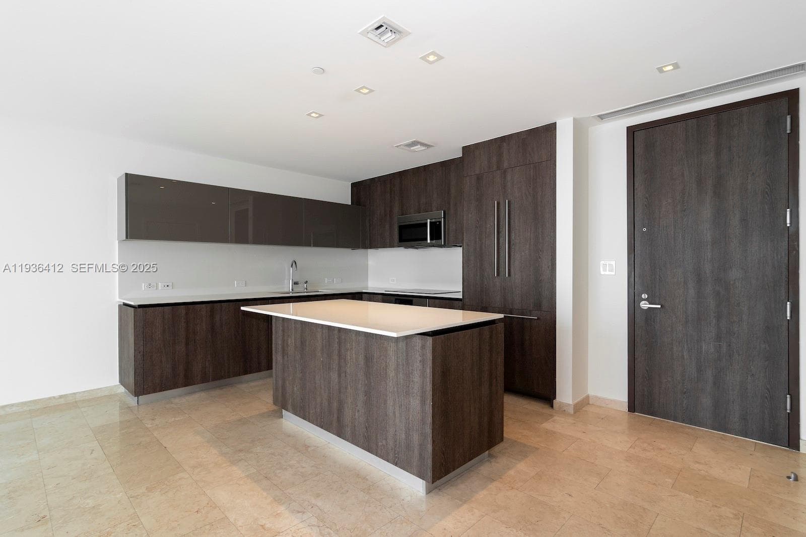 68 SE 6th St # 2010, Miami FL 33131 — 12