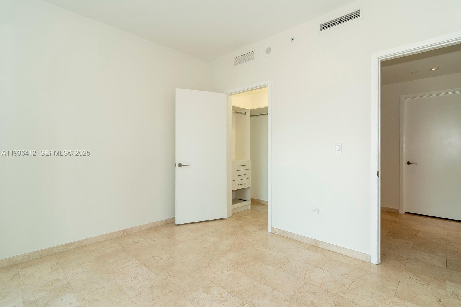 68 SE 6th St # 2010, Miami FL 33131 — 28