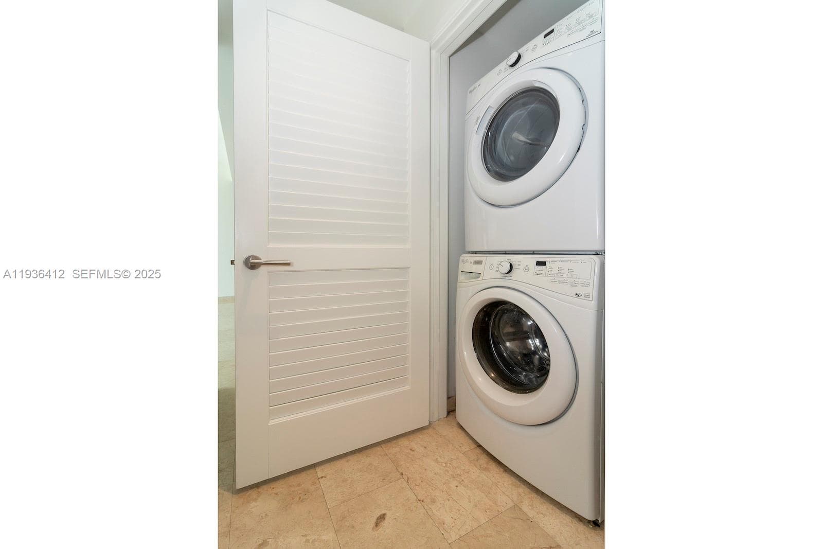 68 SE 6th St # 2010, Miami FL 33131 — 30