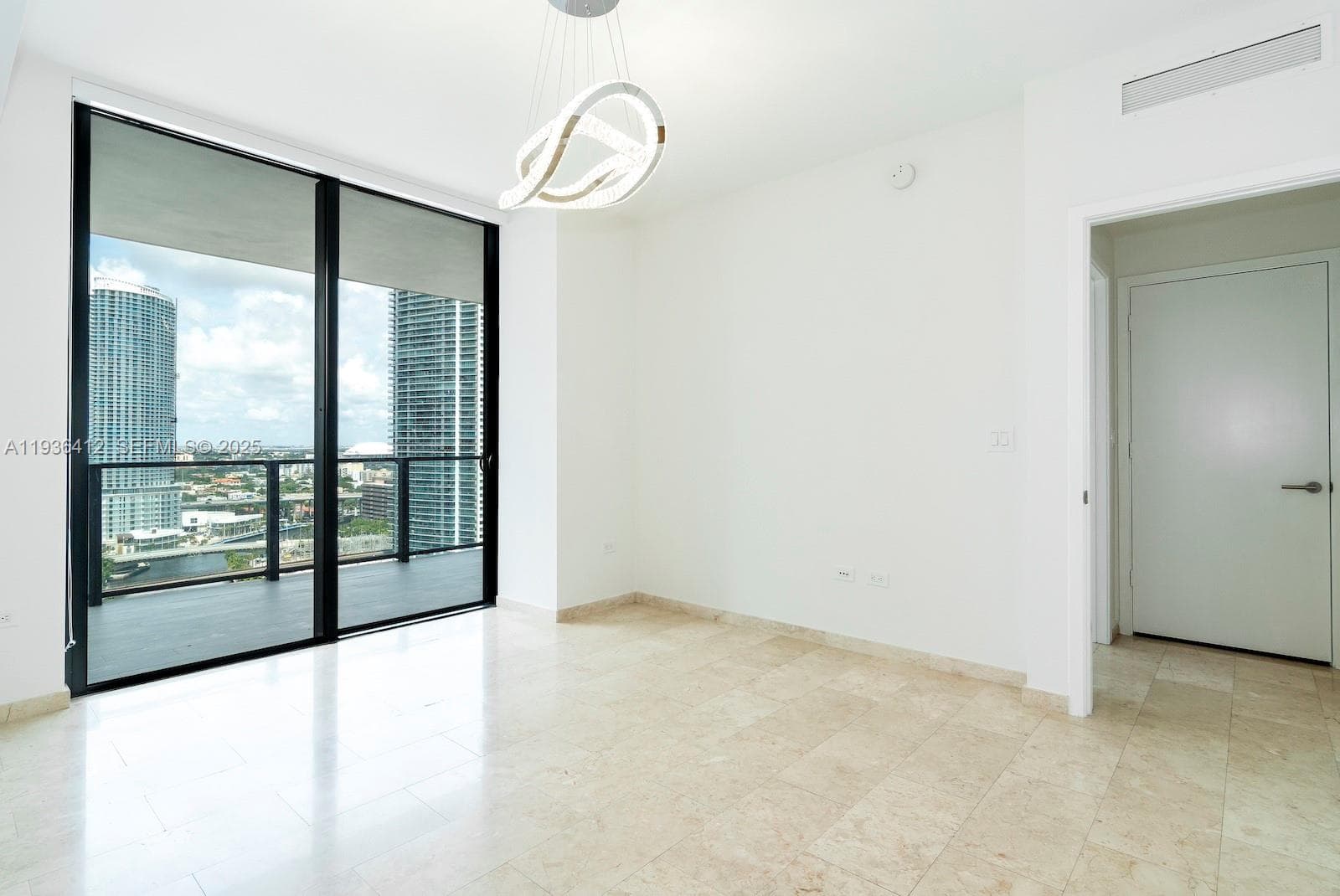 68 SE 6th St # 2010, Miami FL 33131 — 18