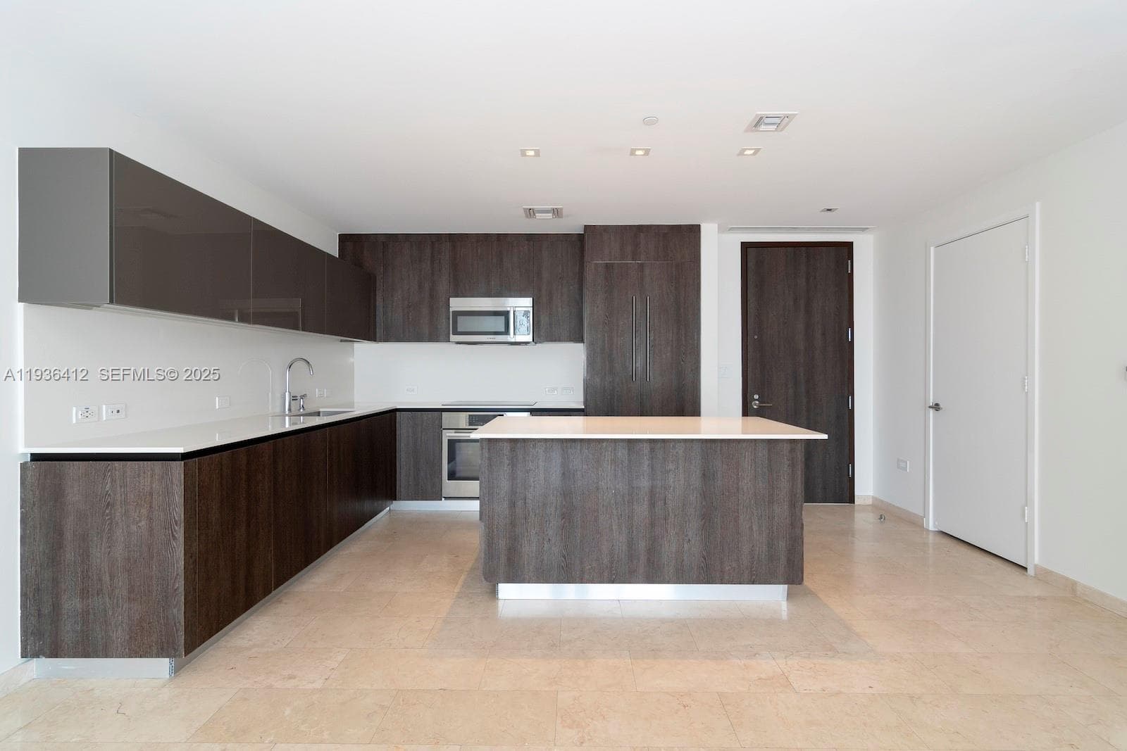 68 SE 6th St # 2010, Miami FL 33131 — 11