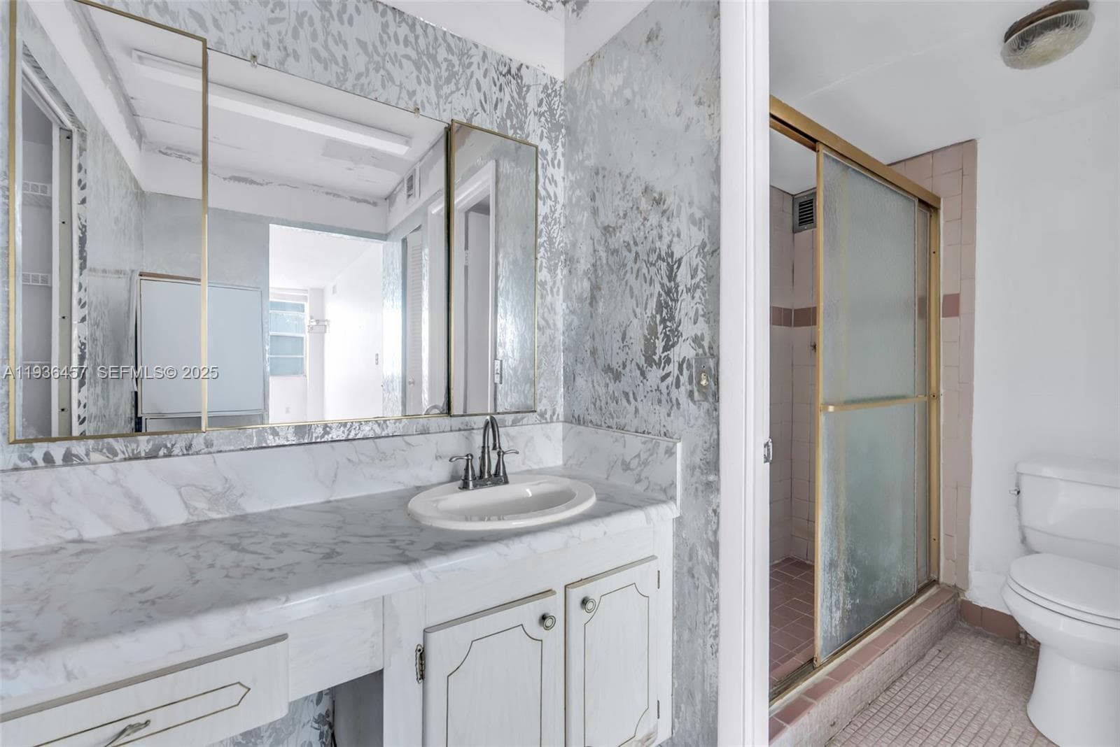 2025 NE 164th St # 809, North Miami Beach FL 33162 — 23