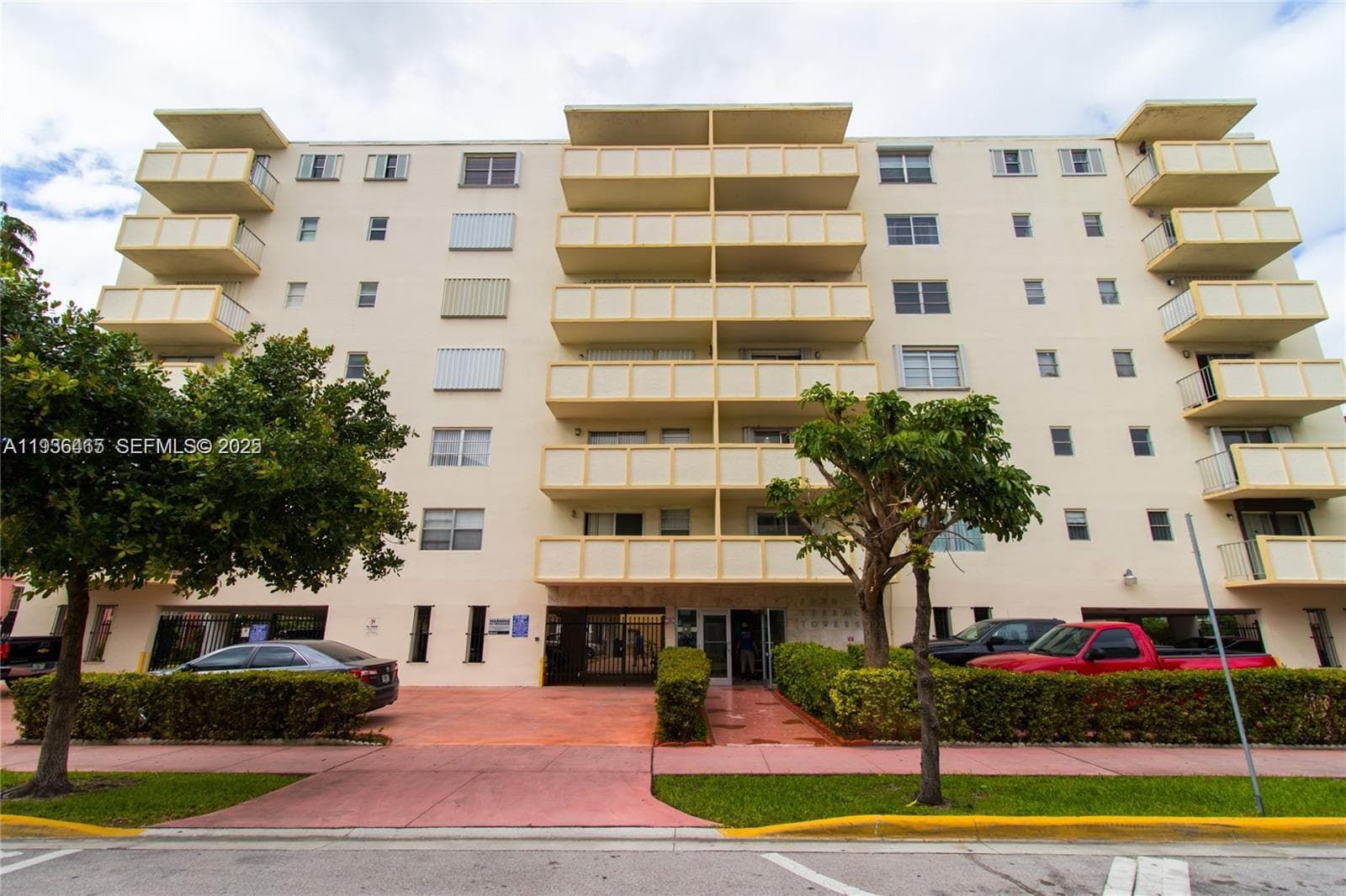 730 Pennsylvania Ave # 307, Miami Beach FL 33139 — 2