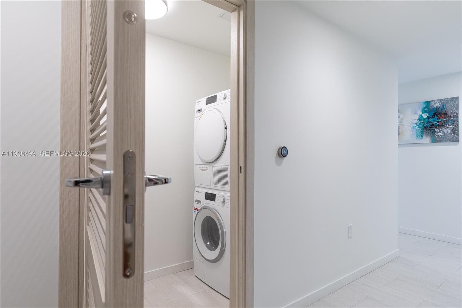 1000 Brickell Plz # 3902, Miami FL 33131 — 27