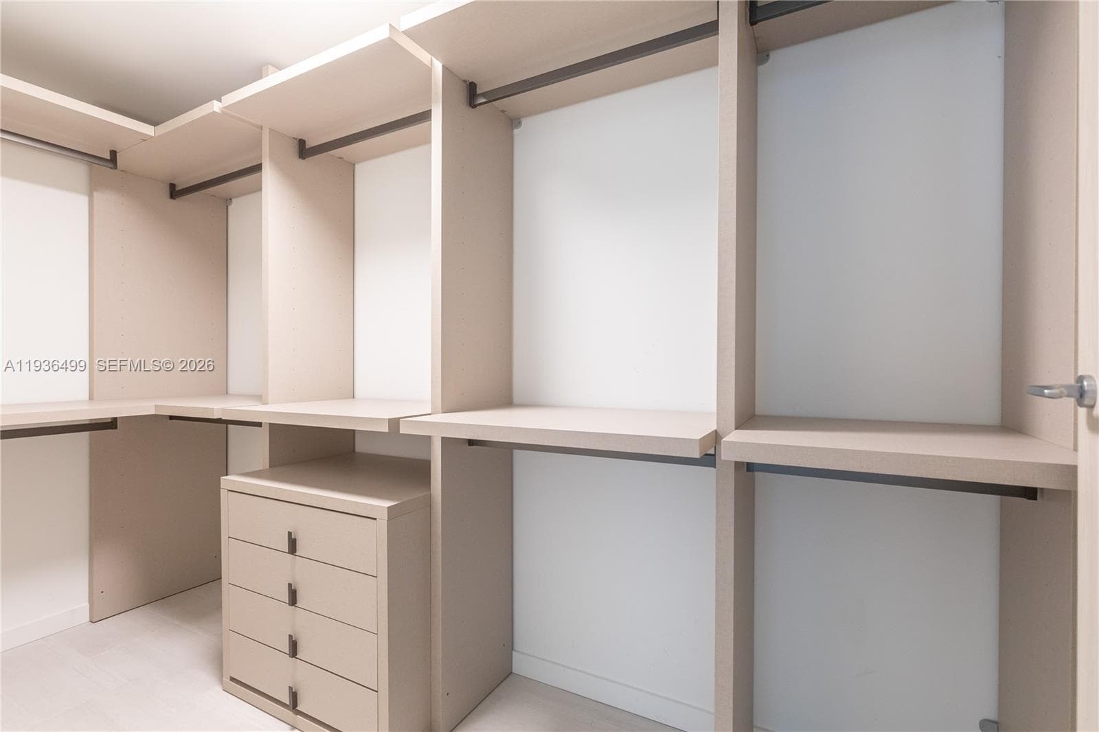 1000 Brickell Plz # 3902, Miami FL 33131 — 26