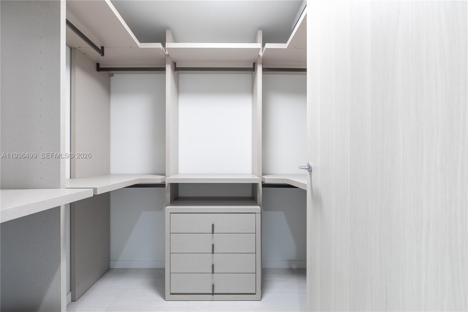 1000 Brickell Plz # 3902, Miami FL 33131 — 18