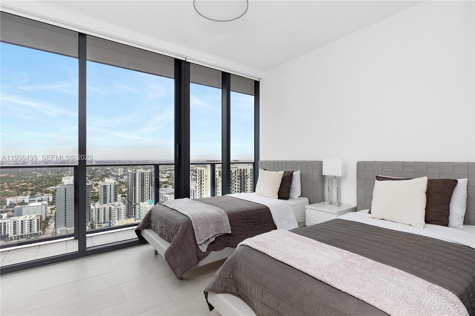 1000 Brickell Plz # 3902, Miami FL 33131 — 19