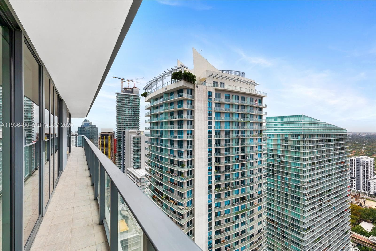 1000 Brickell Plz # 3902, Miami FL 33131 — 60
