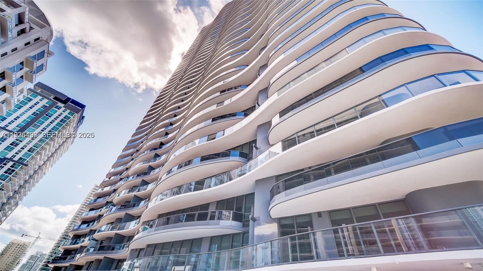 1000 Brickell Plz # 3902, Miami FL 33131 — 29