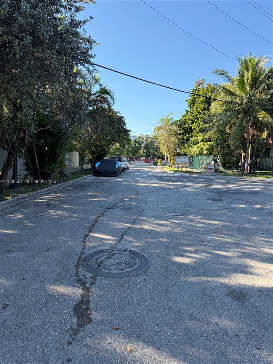 1000 NW N River Dr # 20, Miami FL 33136 — 33
