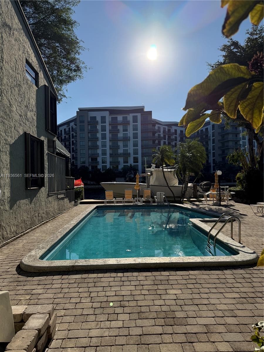 1000 NW N River Dr # 20, Miami FL 33136 — 29