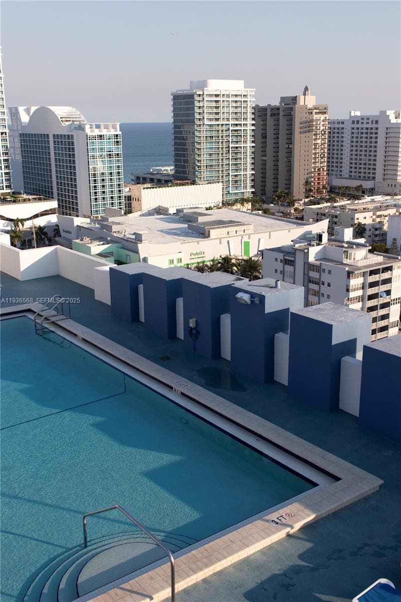401 69th St # 304, Miami Beach FL 33141 — 26