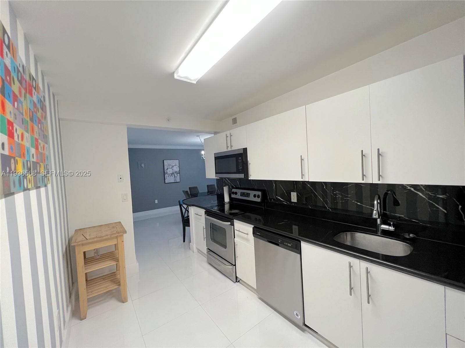 401 69th St # 304, Miami Beach FL 33141 — 7