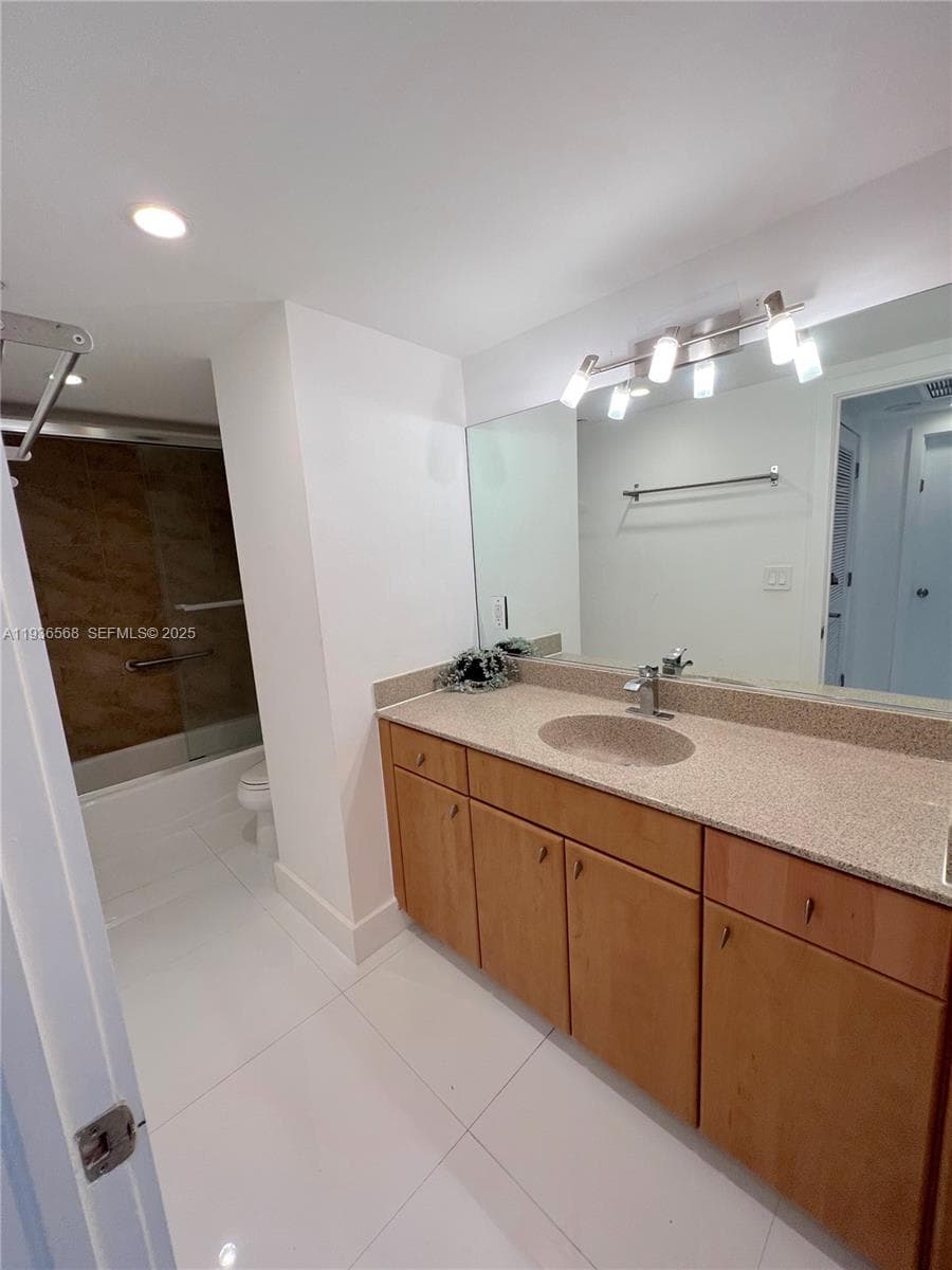 401 69th St # 304, Miami Beach FL 33141 — 15