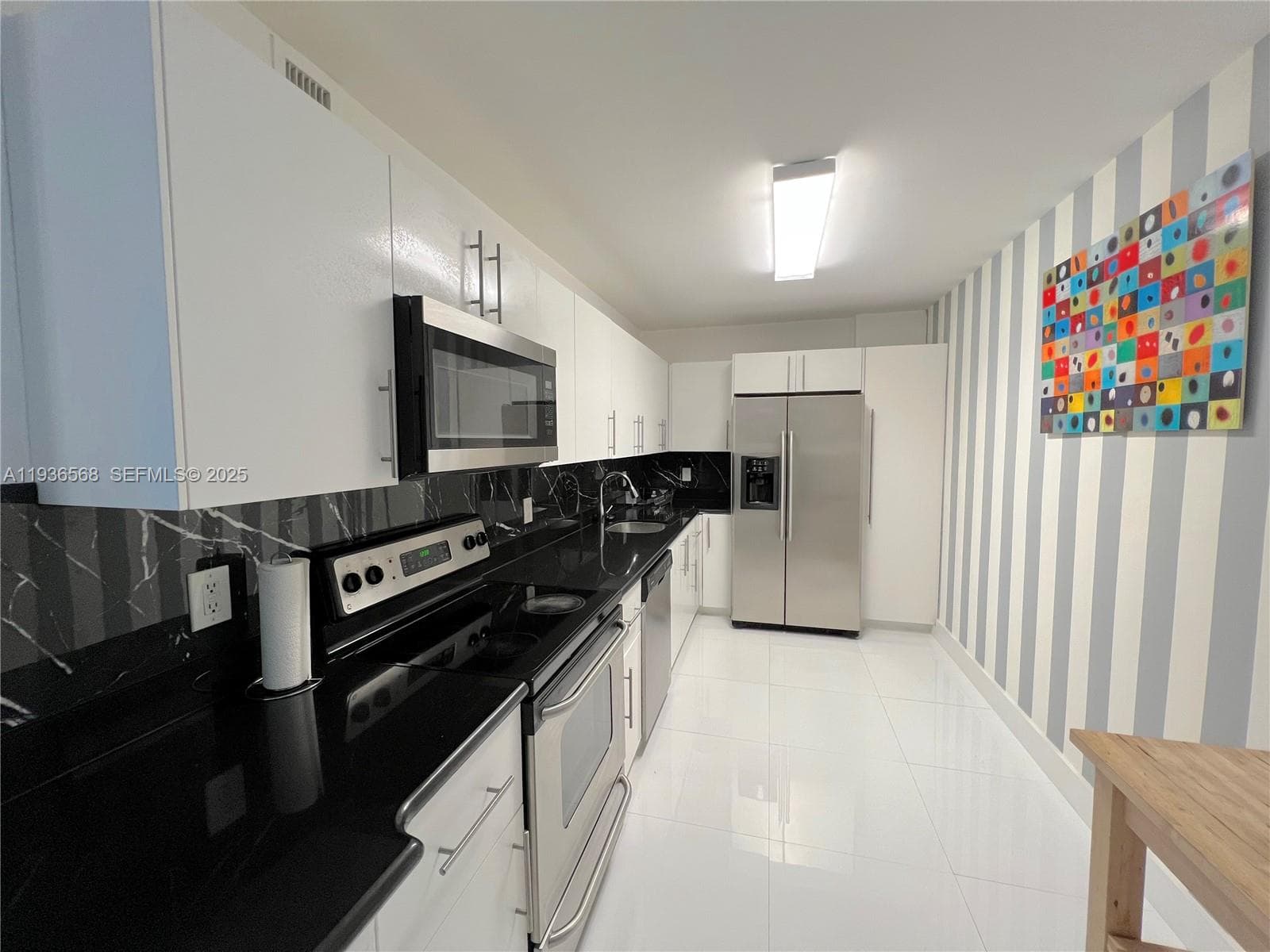 401 69th St # 304, Miami Beach FL 33141 — 4