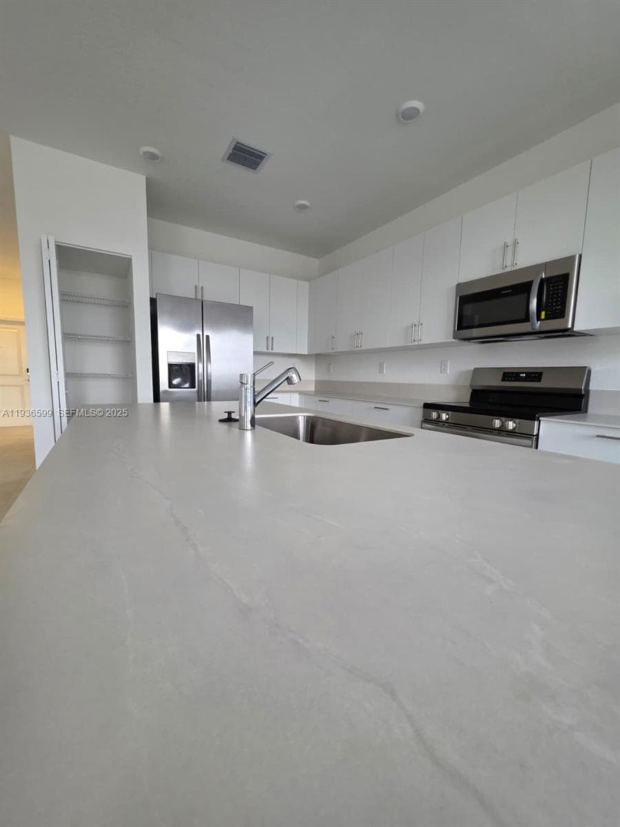 19571 SW 339 Terrace, Homestead FL 33034 — 9
