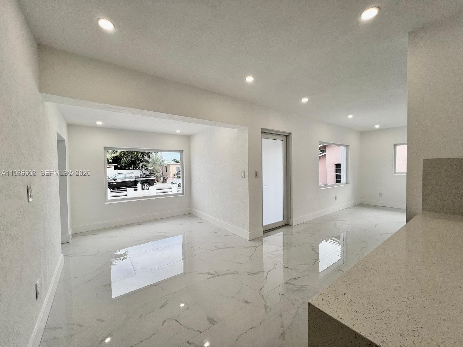 542 E 20th St, Hialeah FL 33013 — 17