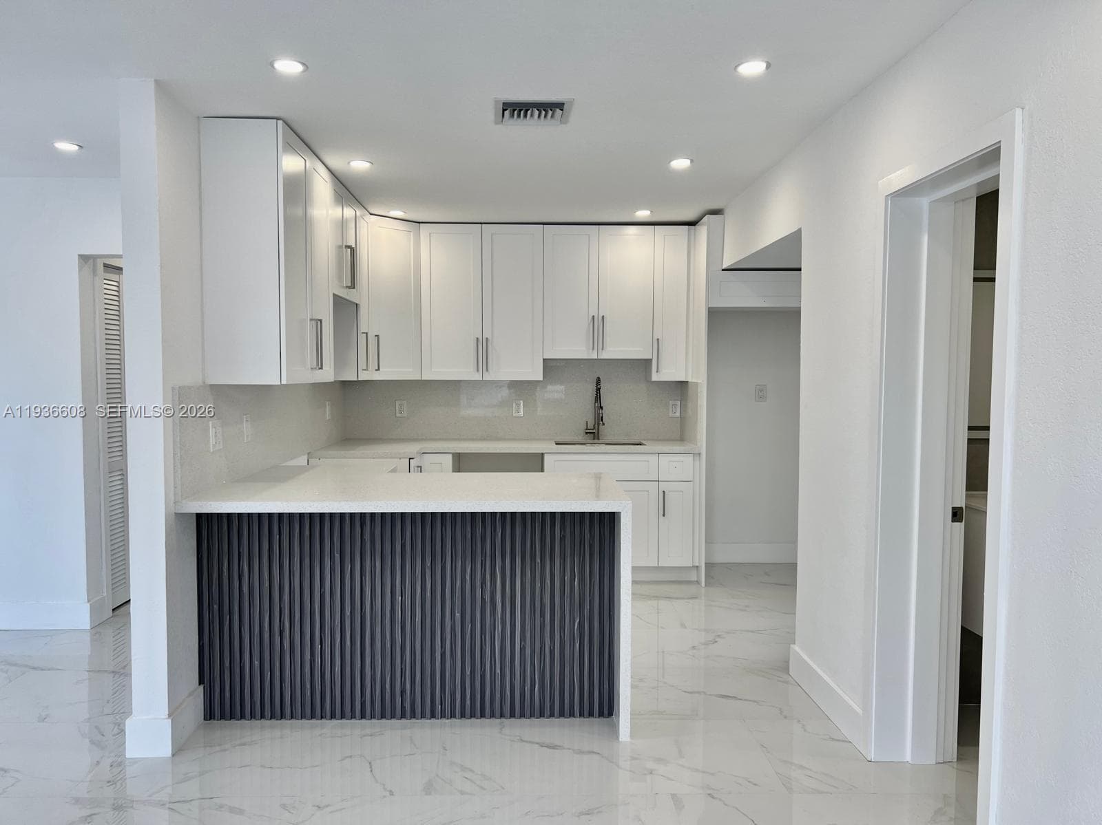 542 E 20th St, Hialeah FL 33013 — 20