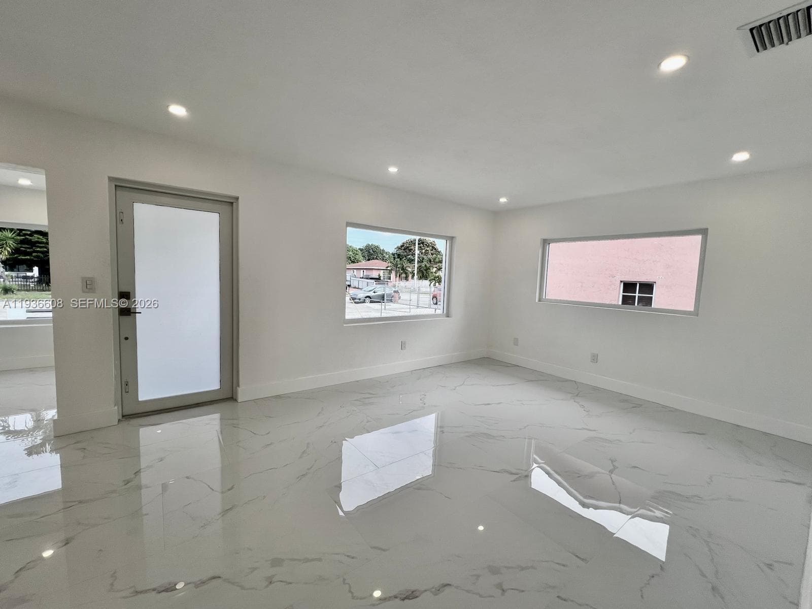 542 E 20th St, Hialeah FL 33013 — 18