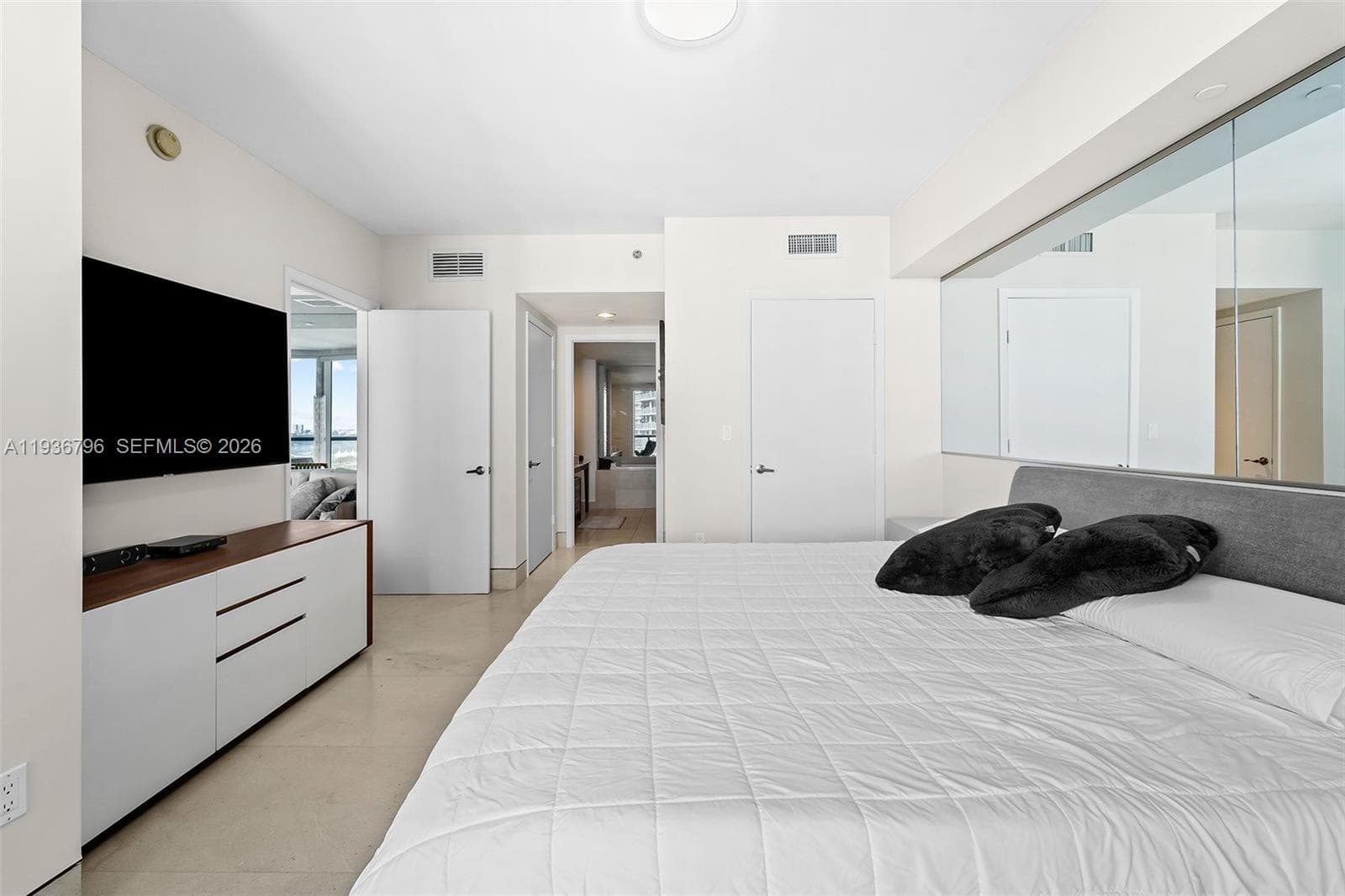 495 Brickell Ave # 2904, Miami FL 33131 — 14