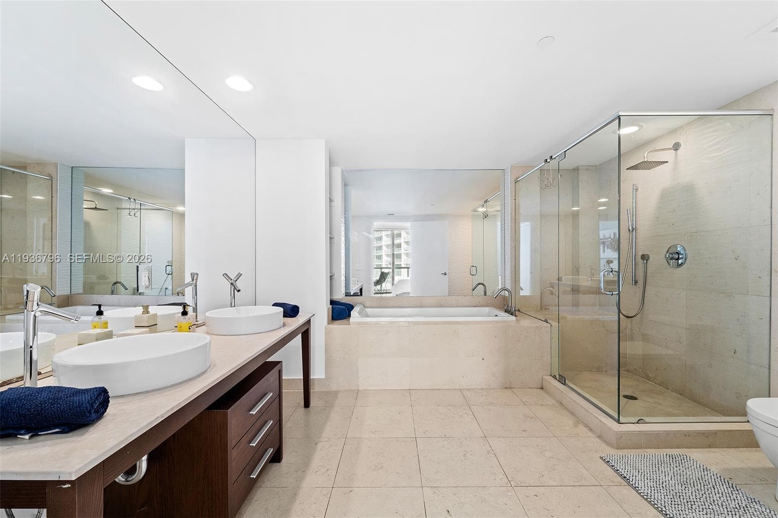 495 Brickell Ave # 2904, Miami FL 33131 — 15