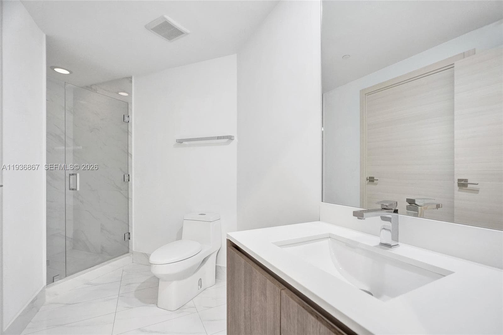 801 S Miami Ave # 2405, Miami FL 33130 — 26