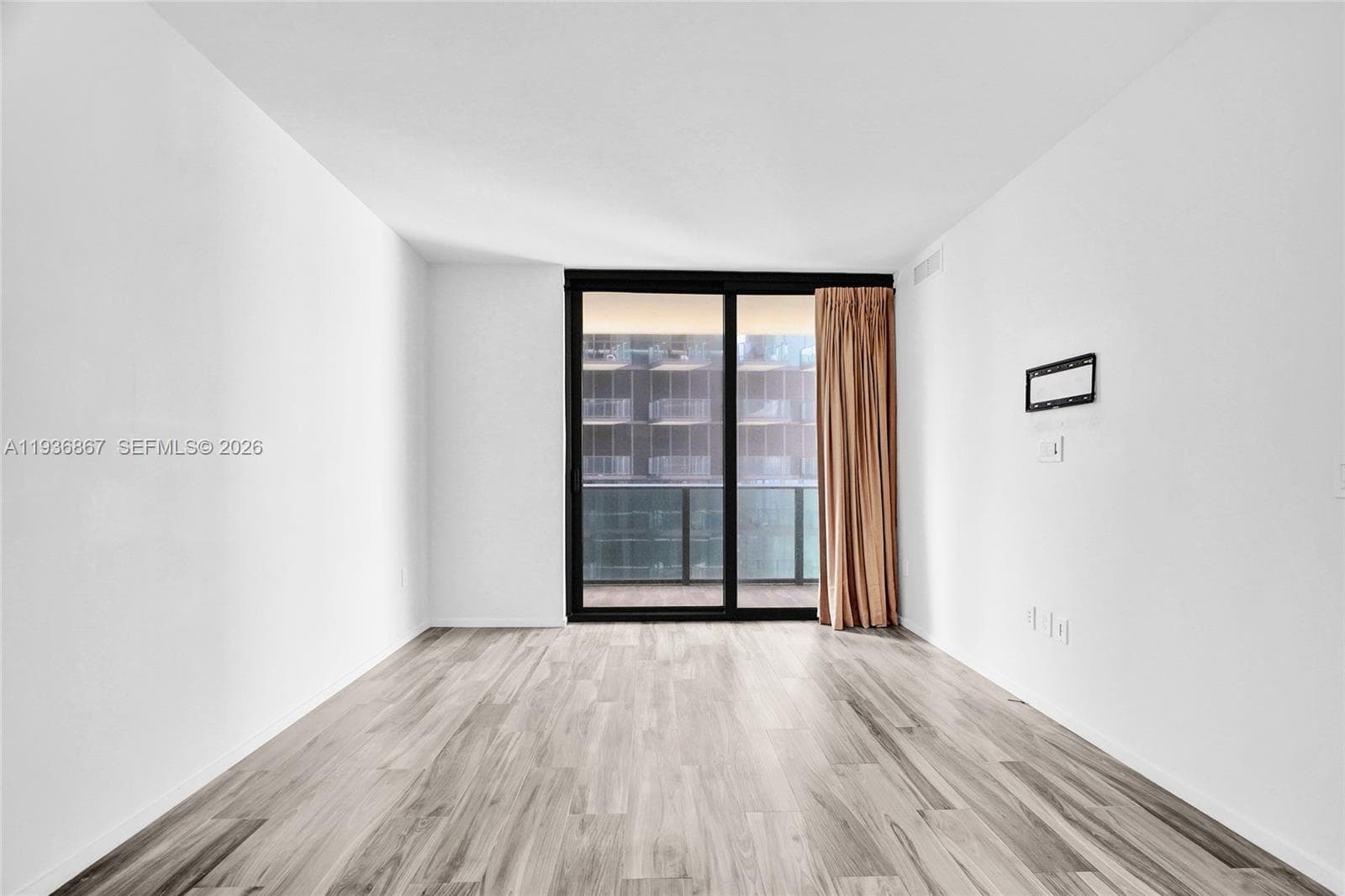 801 S Miami Ave # 2405, Miami FL 33130 — 15