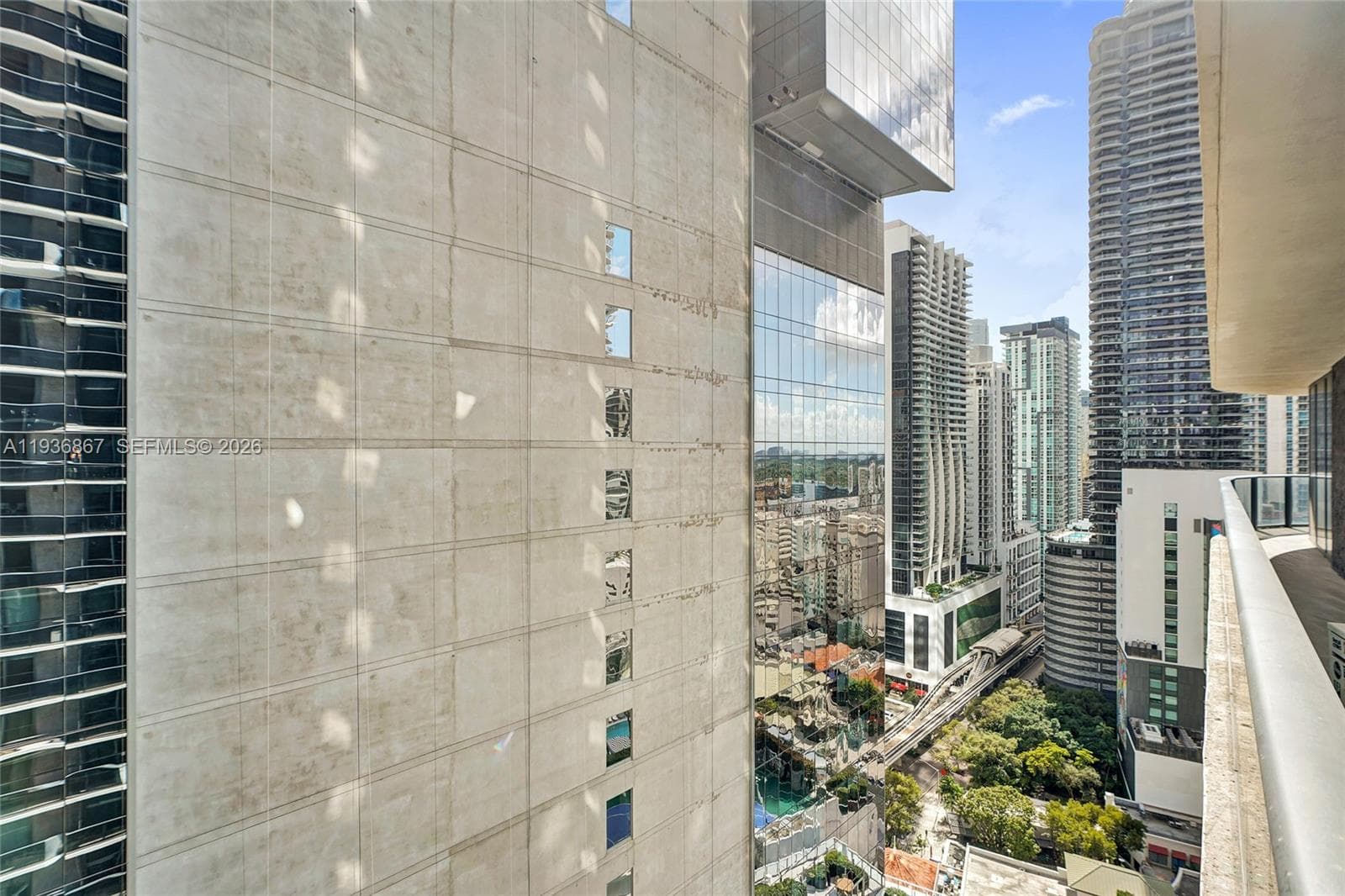 801 S Miami Ave # 2405, Miami FL 33130 — 8