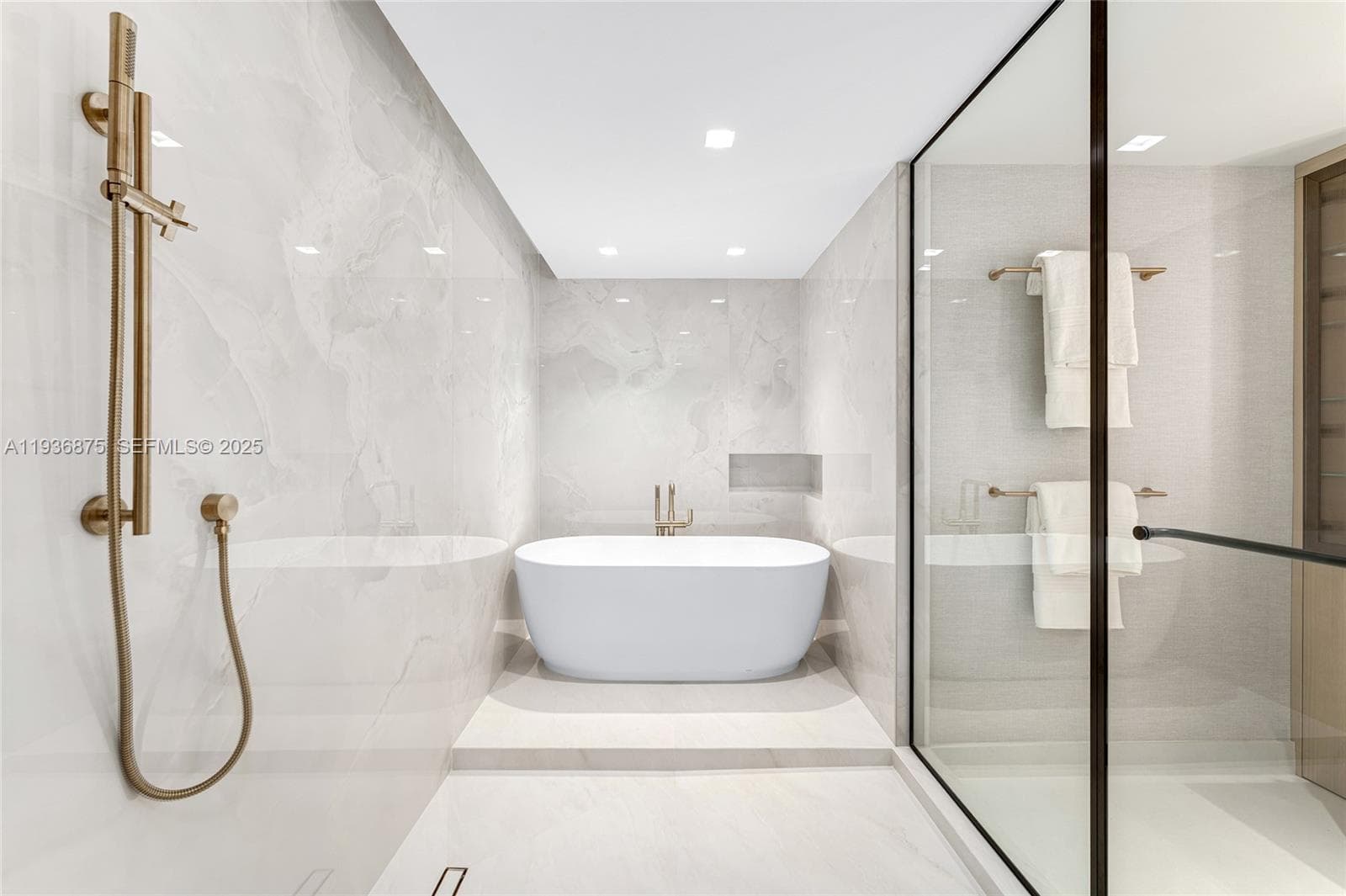 2521 Fisher Island Dr # 6201, Miami Beach FL 33109 — 31