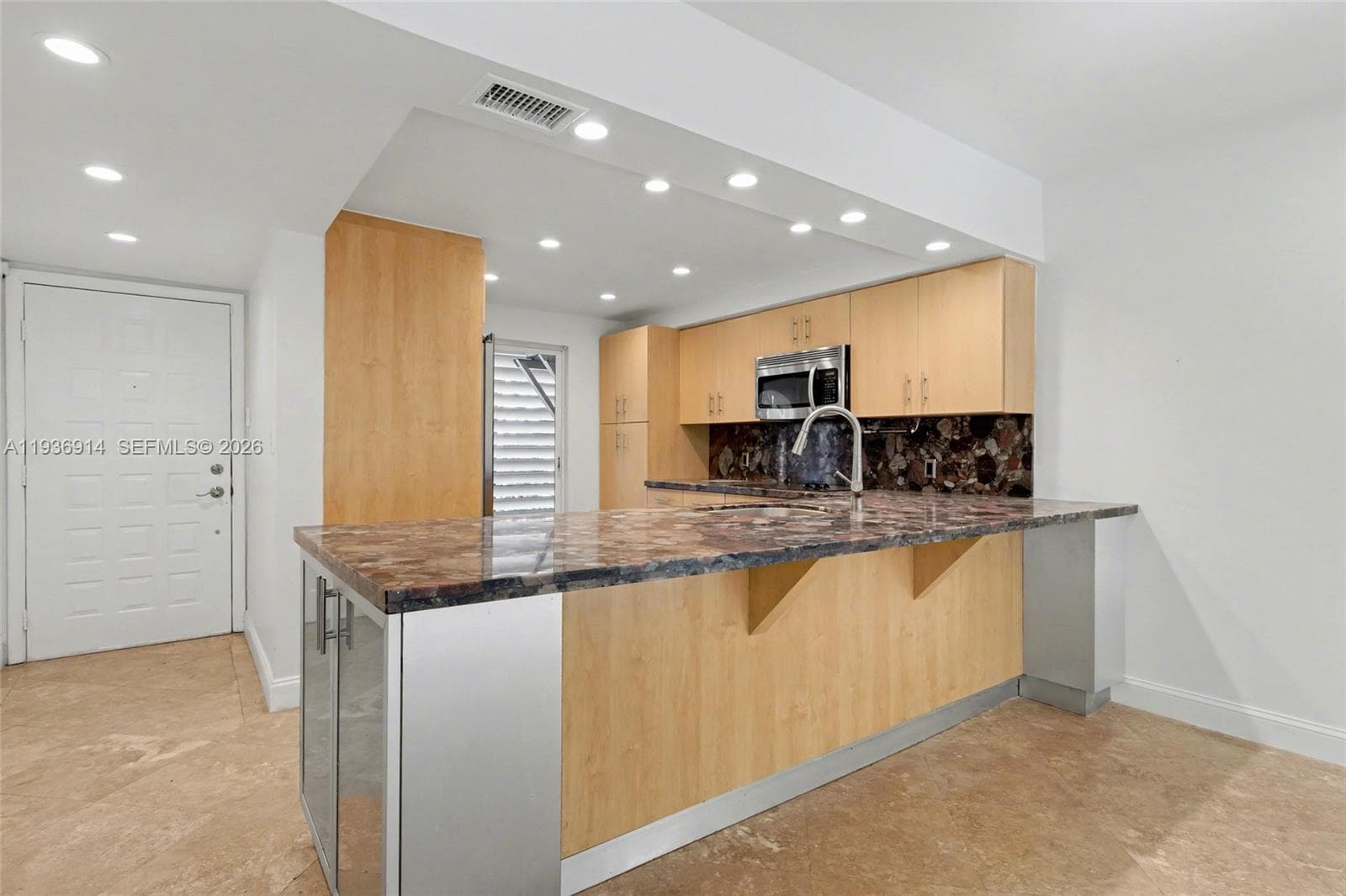 523 NE 38th St # 6, Miami FL 33137 — 6