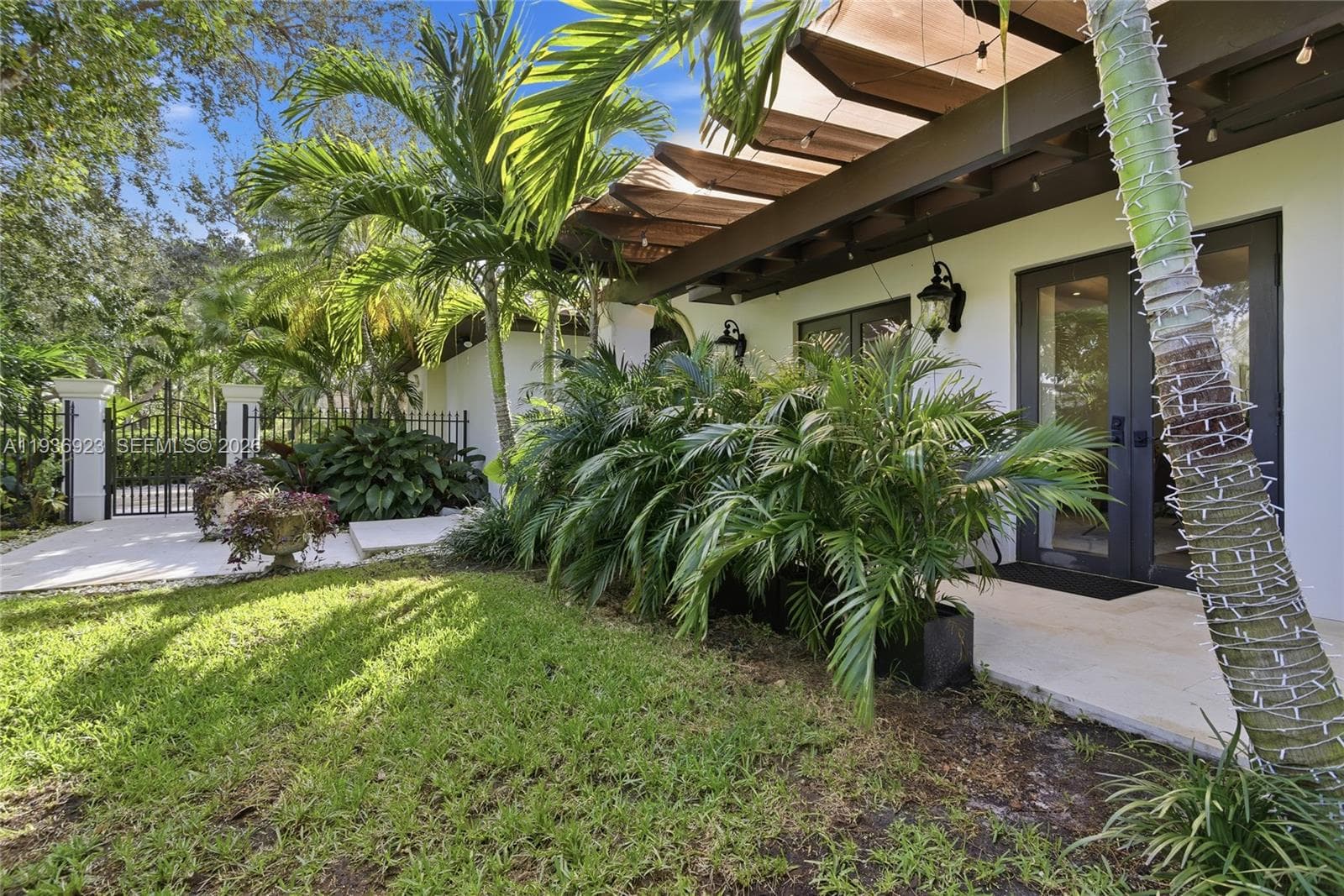 12510 Ramiro St, Coral Gables FL 33156 — 65