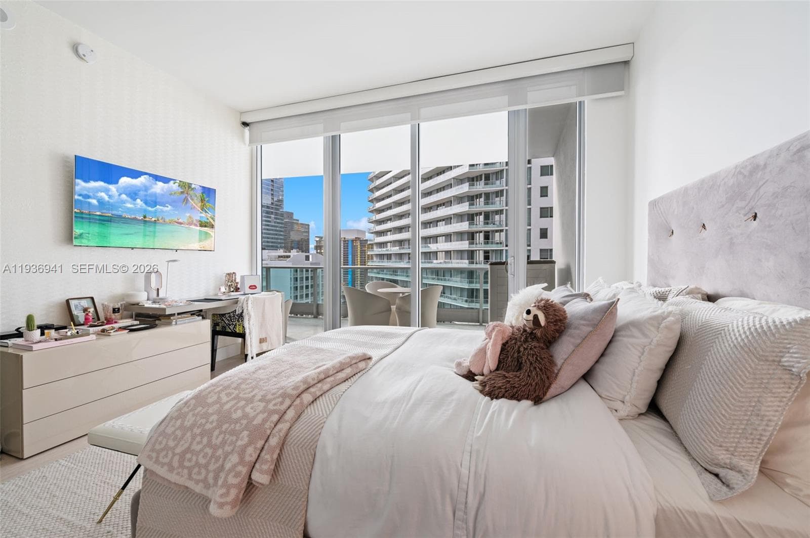 1331 Brickell Bay Dr # 2907, Miami FL 33131 — 17