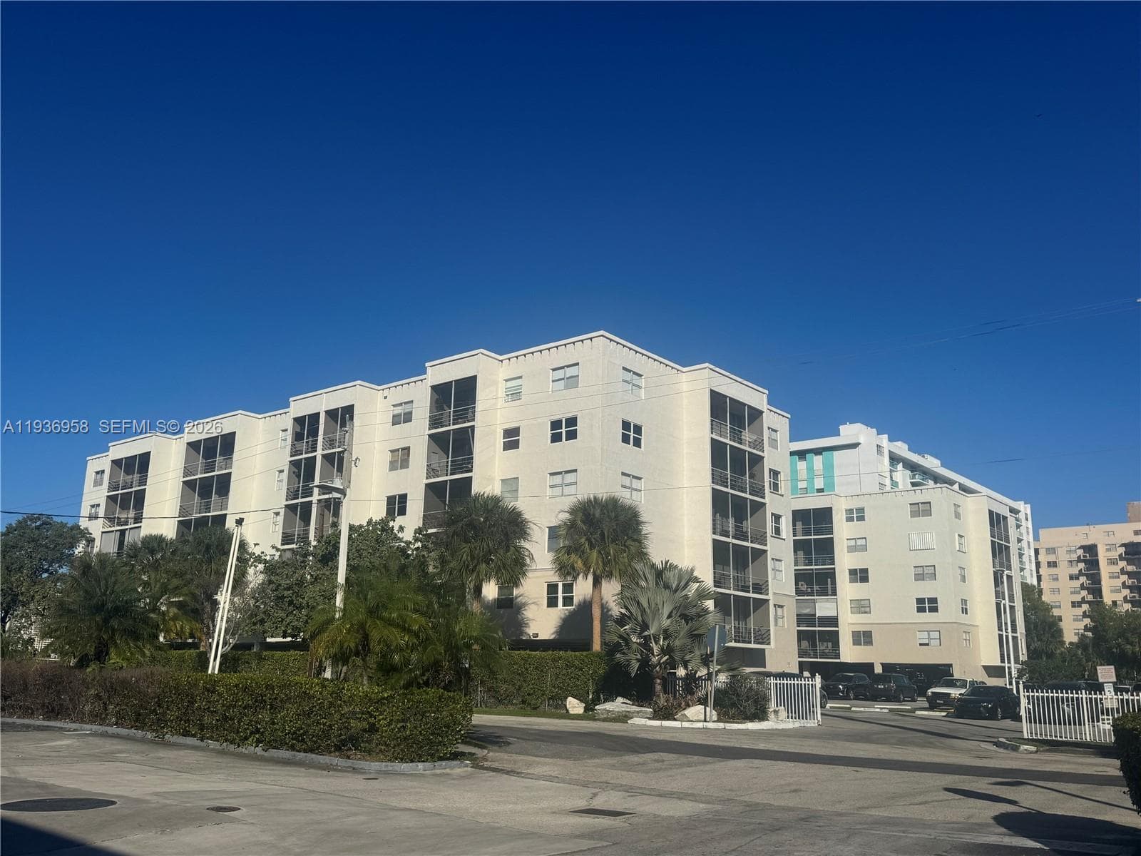 2821 N Miami Beach Blvd # 5P, North Miami Beach FL 33160 — 2