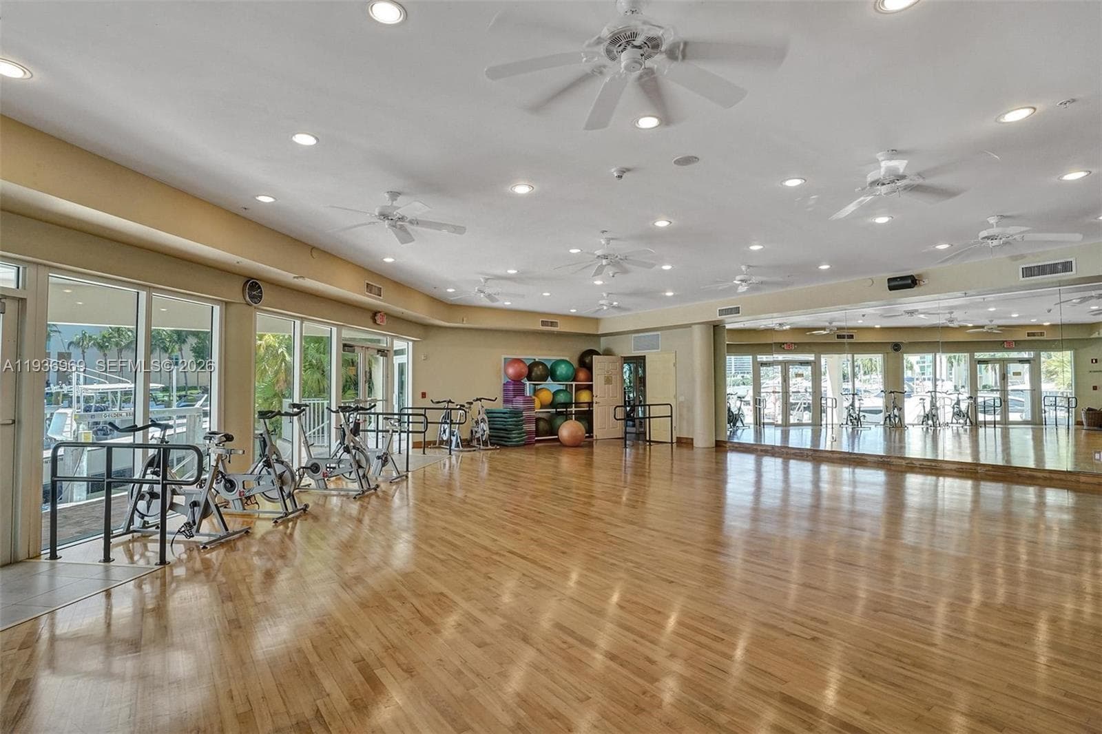 3370 Hidden Bay Dr # 2711, Aventura FL 33180 — 95