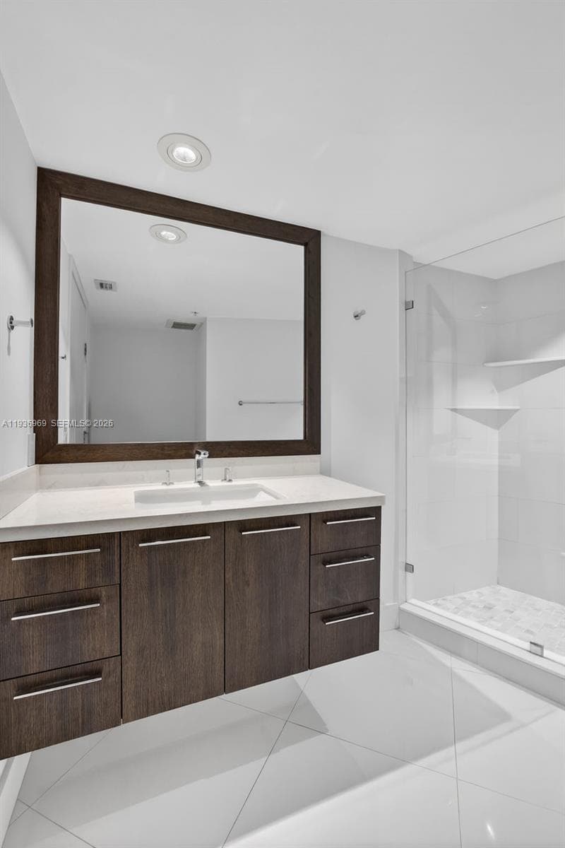 3370 Hidden Bay Dr # 2711, Aventura FL 33180 — 66