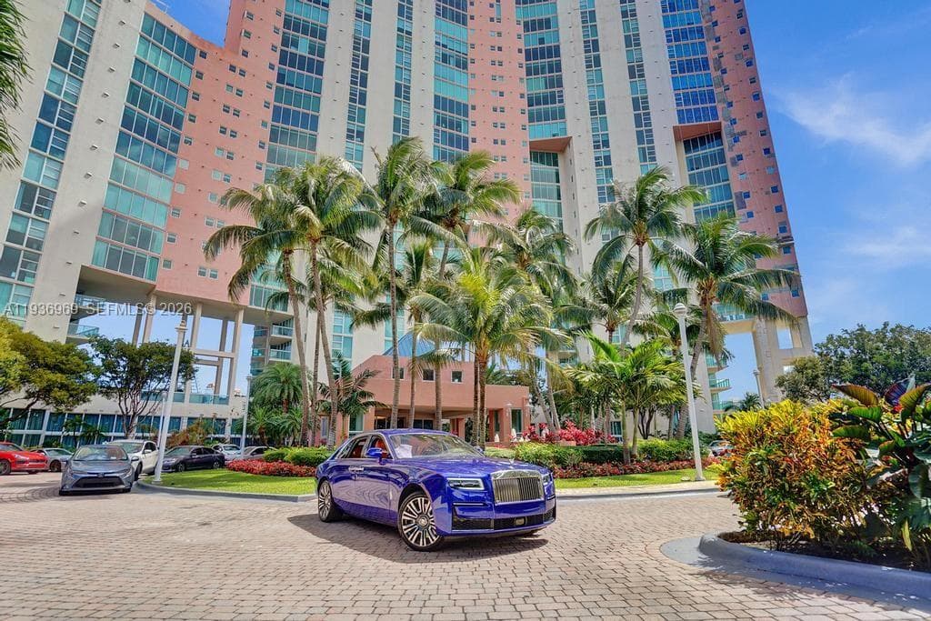 3370 Hidden Bay Dr # 2711, Aventura FL 33180 — 5