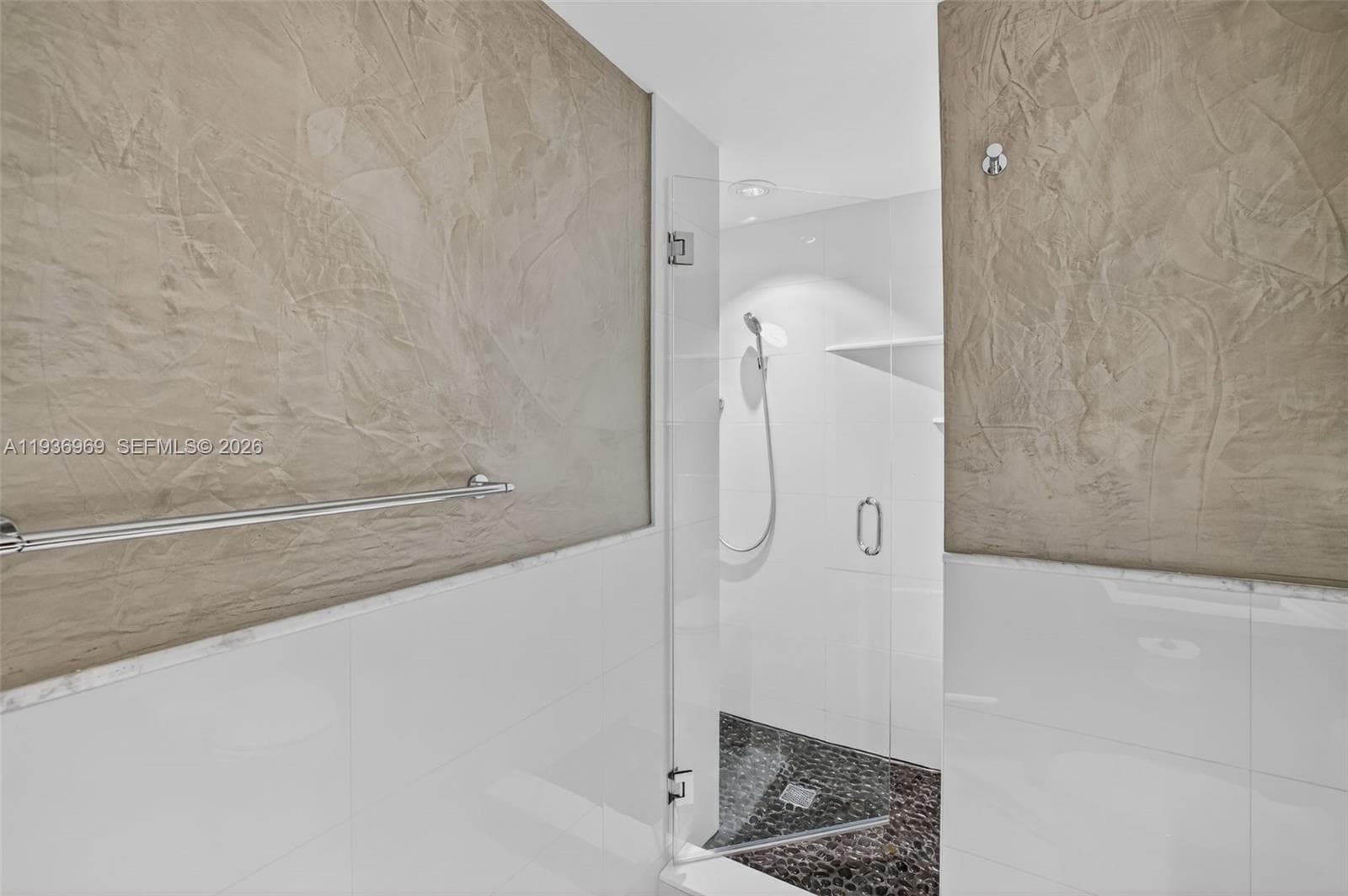 3370 Hidden Bay Dr # 2711, Aventura FL 33180 — 60