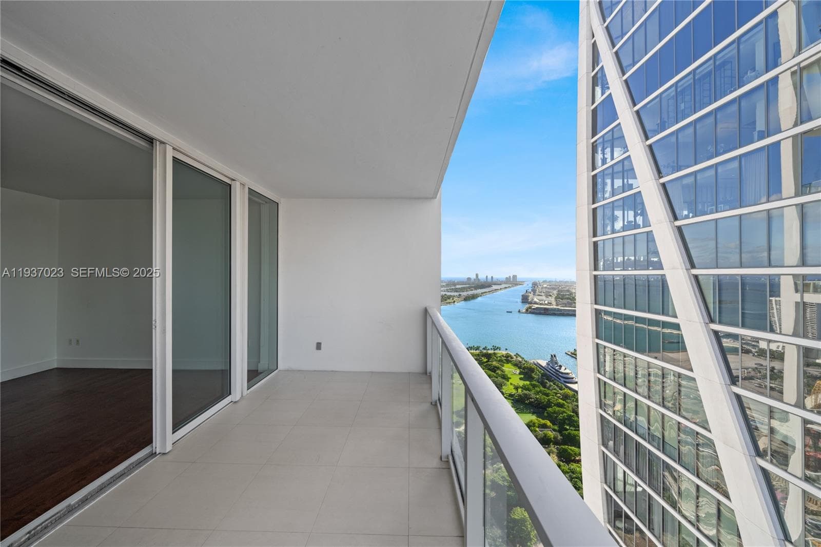 1040 Biscayne Blvd # 4108, Miami FL 33132 — 16