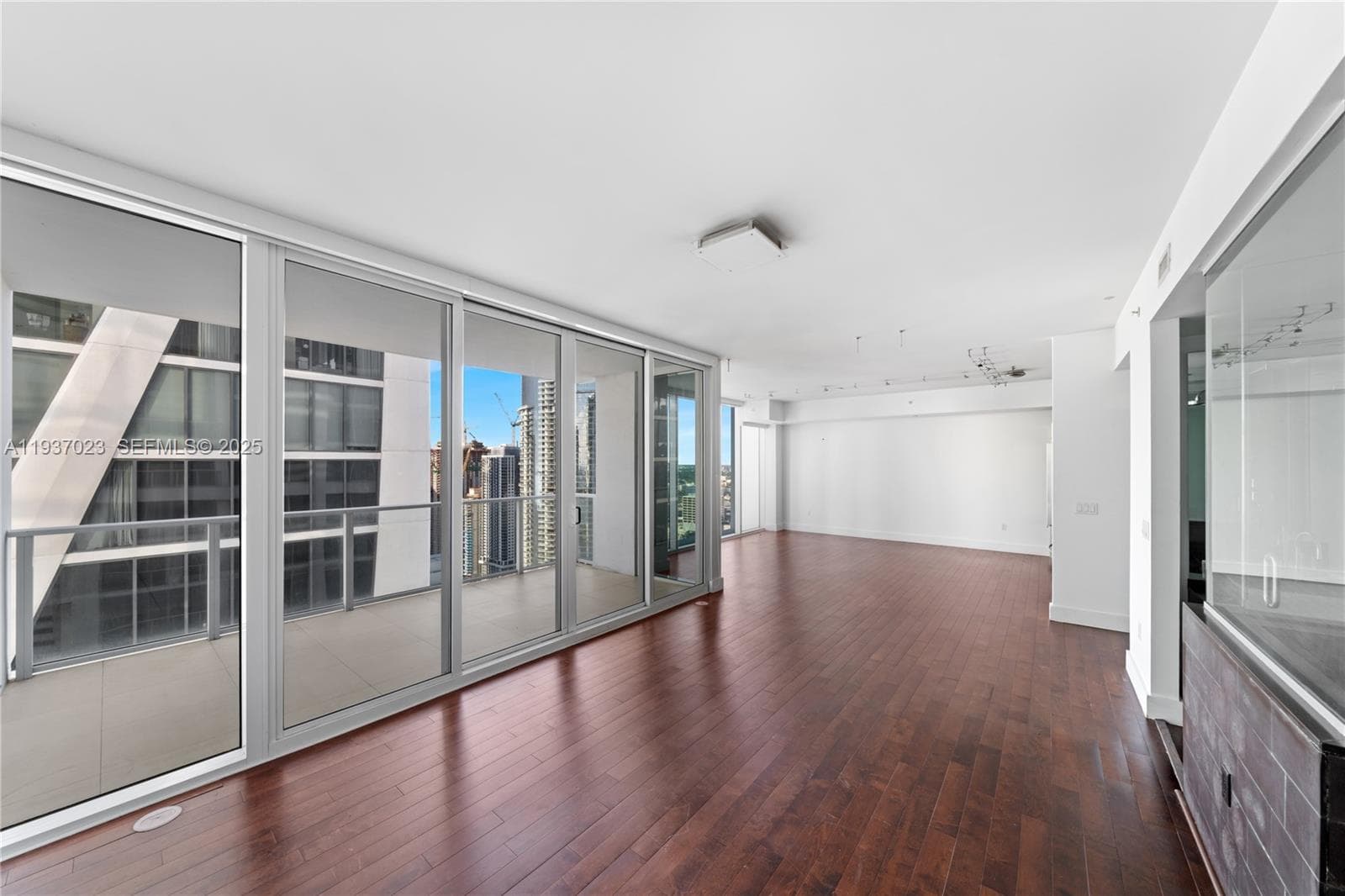 1040 Biscayne Blvd # 4108, Miami FL 33132 — 7